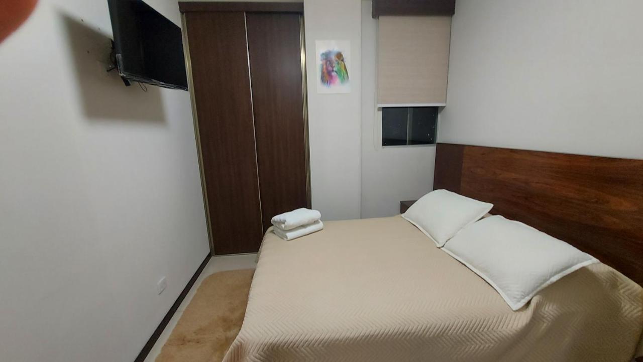 Hermoso Y Unico Apartamento Moderno, En Pleno Centro De Santa Cruz, Con Netflix Wi-Fi De 60 Mb, Estacionamiento Gratis Y Ac En Todos Los Ambientes Санта-Крус-де-ла-Сьєрра Екстер'єр фото