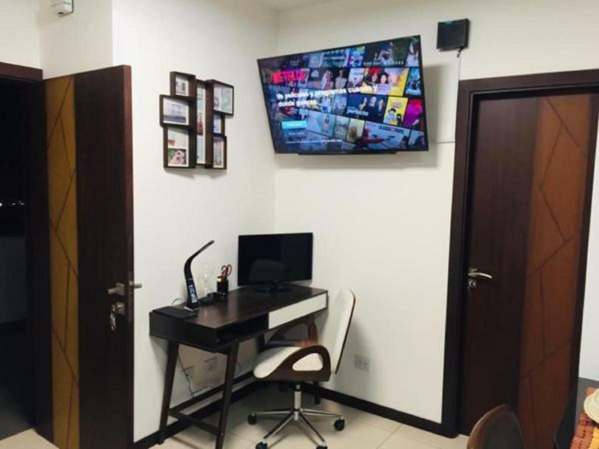 Hermoso Y Unico Apartamento Moderno, En Pleno Centro De Santa Cruz, Con Netflix Wi-Fi De 60 Mb, Estacionamiento Gratis Y Ac En Todos Los Ambientes Санта-Крус-де-ла-Сьєрра Екстер'єр фото